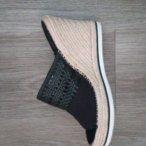 Tom's. womans open toe espadrilles. - Picture 4 of 5
